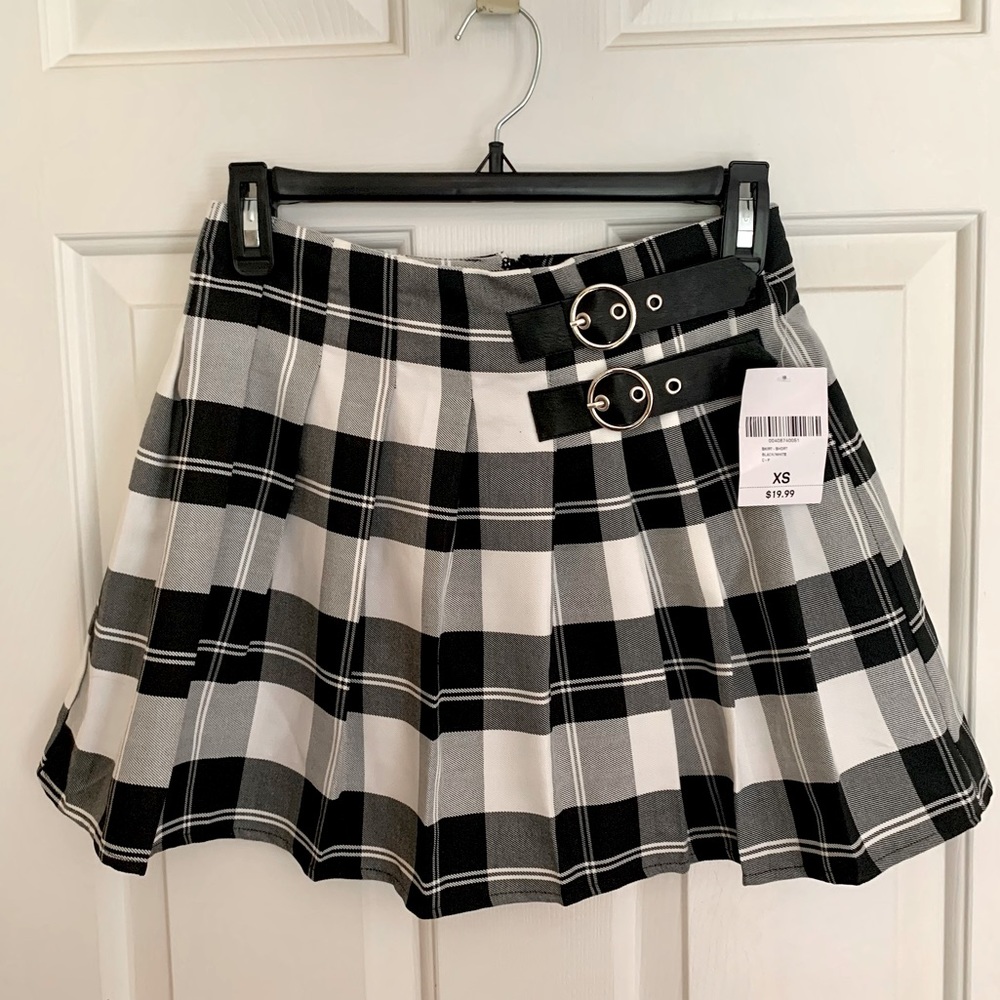 Forever 21 Black and White Plaid Kilt Mini XS